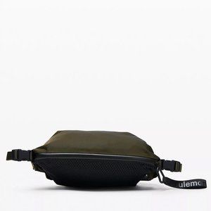 Lululemon All Hours Belt Bag in Black
